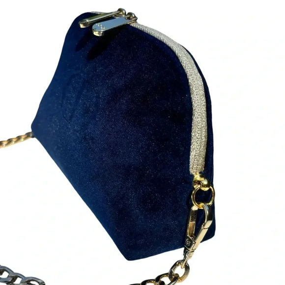 ‘CD’ Logo Navy Velvet Beauty Pouch+Unbranded Chain Crossbody - Picture 5 of 15